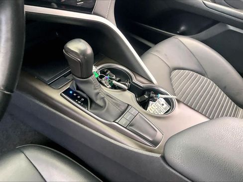 Used 2023 Toyota Camry SE w/ Convenience Package FWD image 16