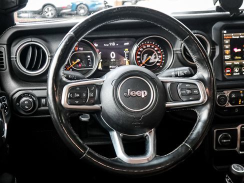 Used 2020 Jeep Gladiator Overland image 6