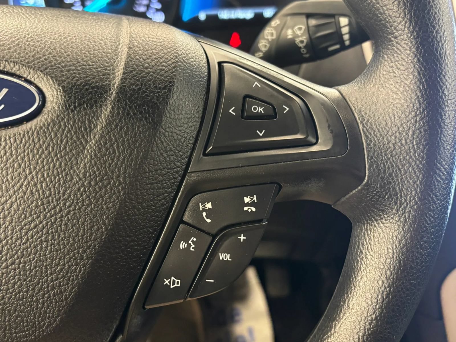 Used 2022 Ford Edge SE w/ Black Appearance Package AWD/4WD image 43