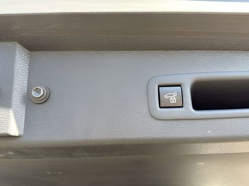 Used 2025 Toyota Sienna XLE image 20