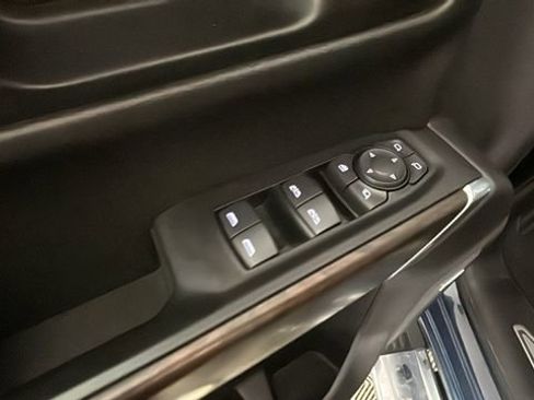Used 2020 GMC Sierra 1500 SLT w/ SLT Premium Plus Package AWD/4WD image 11