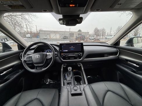 Used 2024 Toyota Grand Highlander XLE image 34