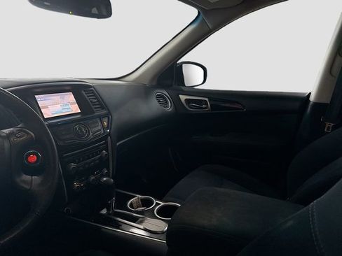 Used 2016 Nissan Pathfinder SV image 22