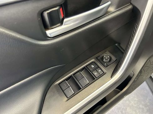 Used 2025 Toyota RAV4 XLE AWD/4WD image 17