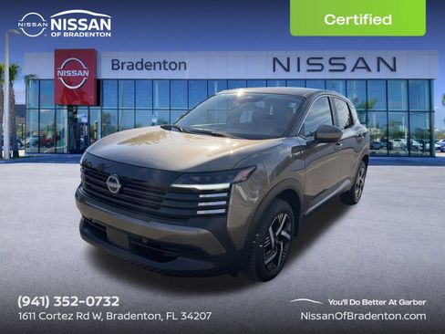 Certified 2025 Nissan Kicks SV image 1