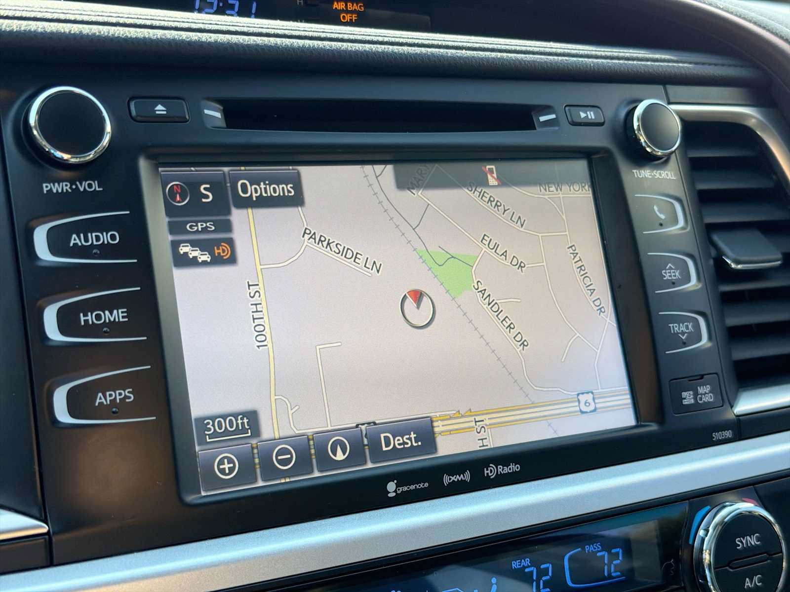 Used 2019 Toyota Highlander XLE AWD/4WD image 24