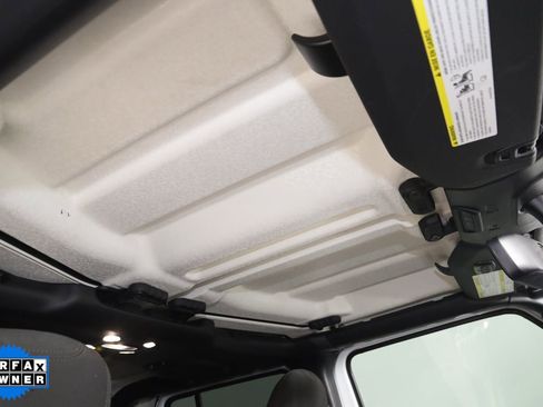 Used 2023 Jeep Gladiator Mojave w/ Cold Weather Group image 11