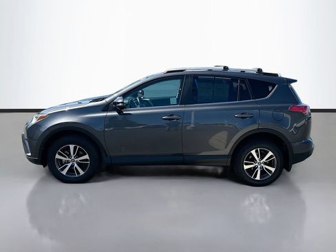 Used 2017 Toyota RAV4 XLE w/ Plus Extra Value Package FWD image 8