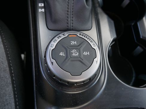 Used 2025 Ford Bronco 2-Door AWD/4WD image 30