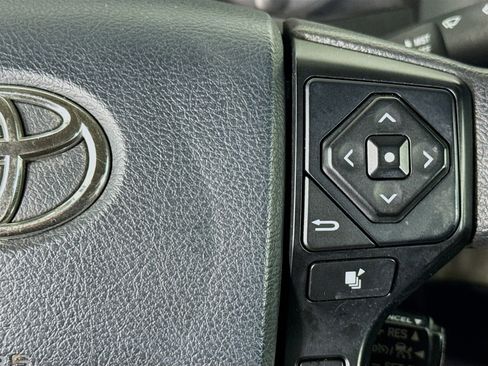 Used 2020 Toyota Tacoma SR image 14