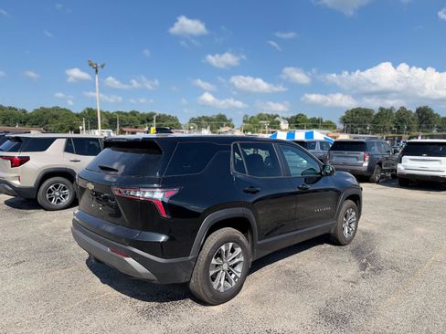 Used 2025 Chevrolet Equinox LT AWD/4WD image 3