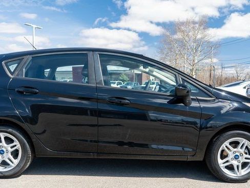 Used 2018 Ford Fiesta SE image 5