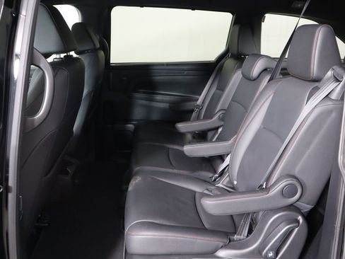 Used 2025 Honda Odyssey Sport-L image 15