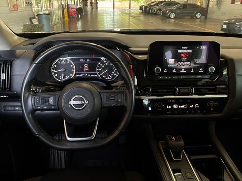 Used 2025 Nissan Pathfinder SV FWD image 15