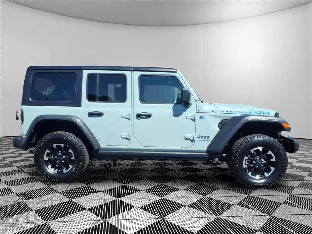 Used 2024 Jeep Wrangler Unlimited Rubicon 4xe AWD/4WD image 31