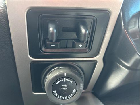 Used 2022 Ford F250 Lariat w/ Black Appearance Package image 23