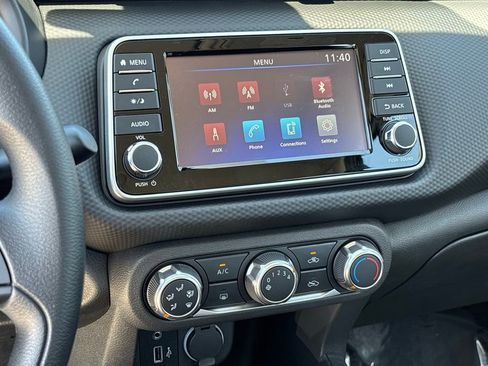 New 2025 Nissan Kicks S image 19