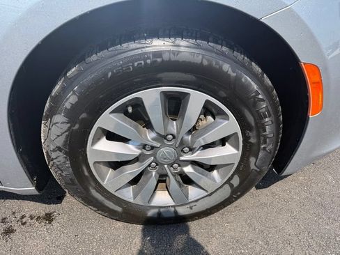 Used 2019 Chrysler Pacifica Touring-L Plus FWD image 15