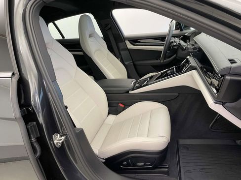 Used 2024 Porsche Panamera 4 image 23
