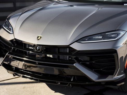 Used 2025 Lamborghini Urus SE image 4
