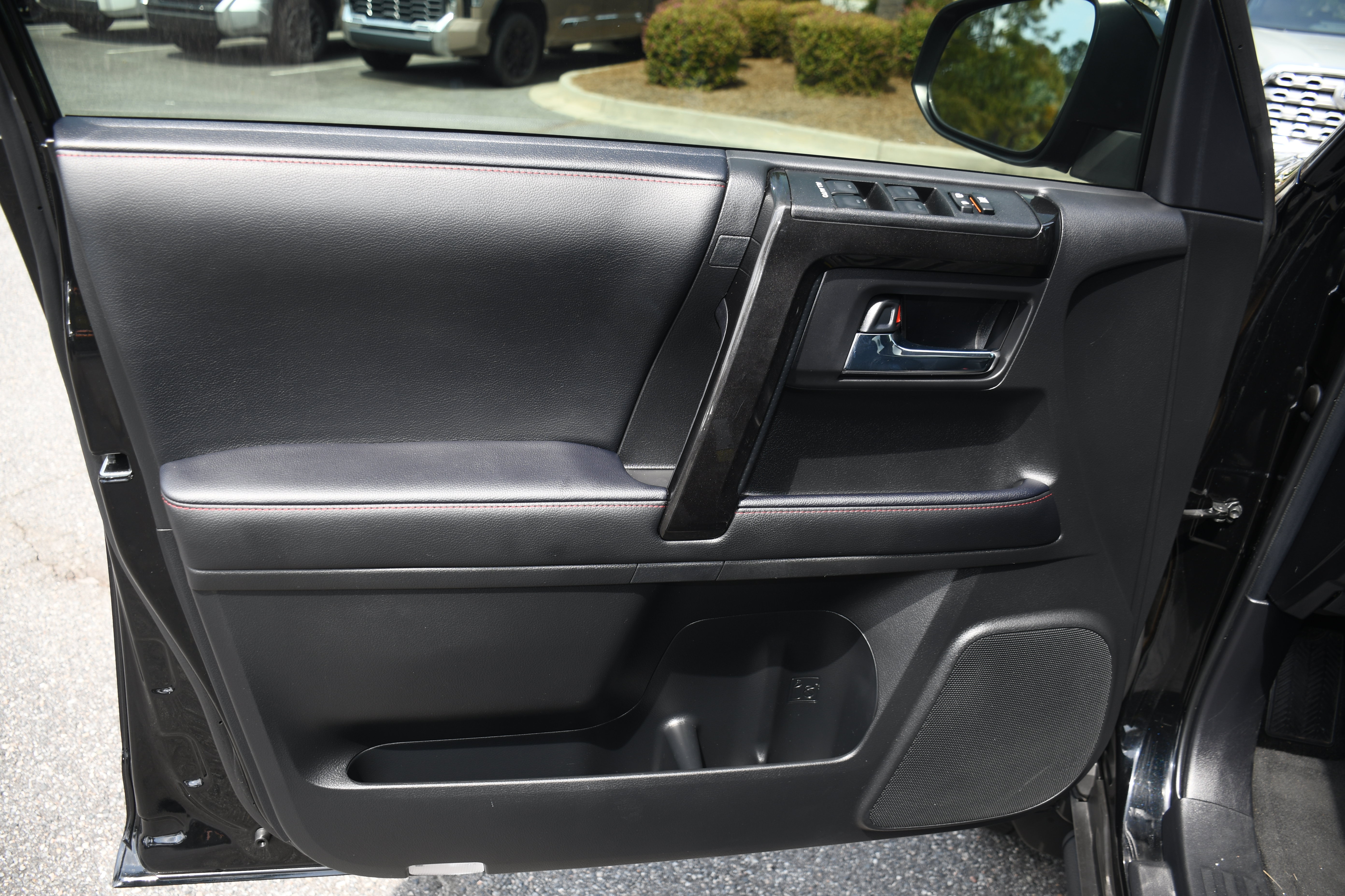Certified 2024 Toyota 4Runner TRD Off-Road Premium AWD/4WD image 12