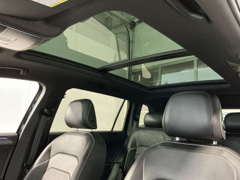 Used 2022 Volkswagen Tiguan SEL R-Line AWD/4WD image 24