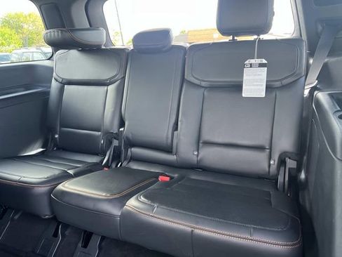 Used 2025 Ford Expedition Tremor AWD/4WD image 15