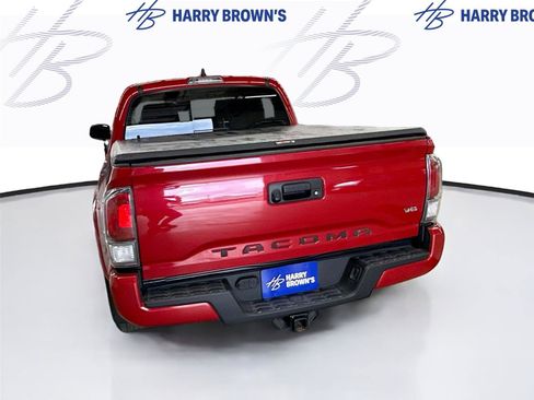Used 2022 Toyota Tacoma TRD Sport AWD/4WD image 9