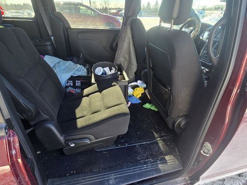 Used 2019 Dodge Grand Caravan SE image 17