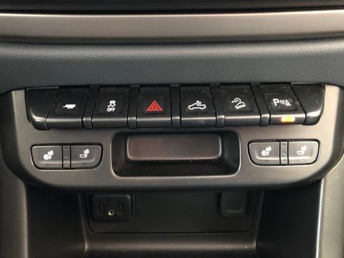 Used 2022 Chevrolet Colorado Z71 AWD/4WD image 24