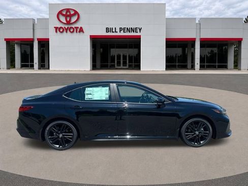 New 2026 Toyota Camry Hybrid FWD image 6