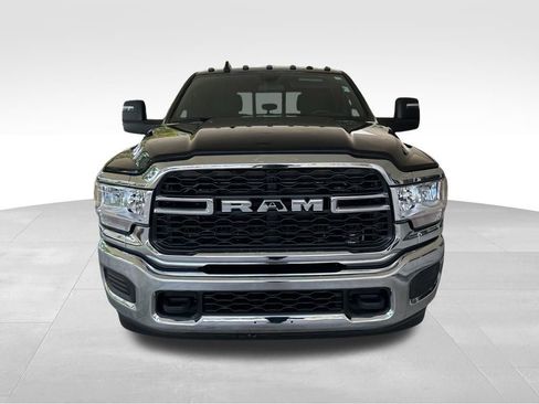 Used 2024 RAM 3500 Tradesman w/ Chrome Appearance Group AWD/4WD image 11