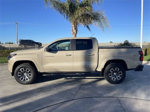 Used 2024 Chevrolet Colorado Z71 w/ Z71 Convenience Package 2 image 5