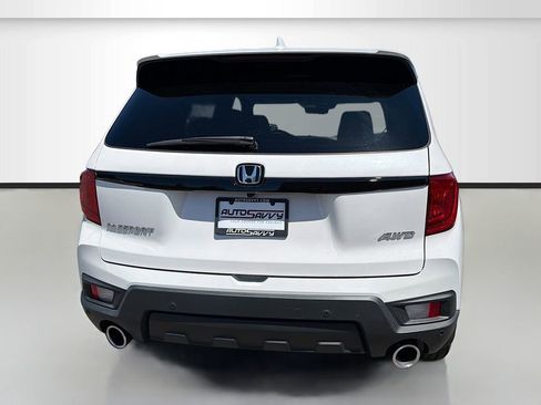 Used 2025 Honda Passport EX-L image 6