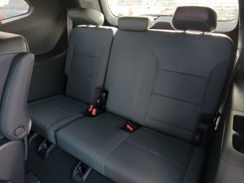 New 2026 GMC Acadia AT4 w/ Luxury Package AWD/4WD image 8