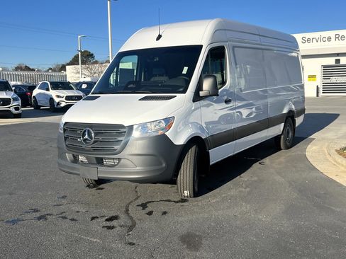New 2025 Mercedes-Benz Sprinter 2500 image 5
