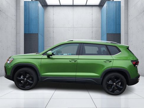 Used 2025 Volkswagen Taos SEL image 27