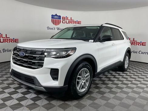 New 2026 Ford Explorer Active RWD image 7