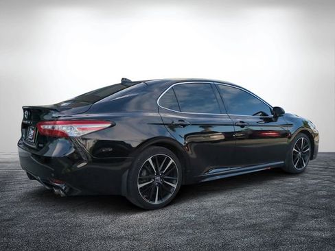 Used 2019 Toyota Camry XSE FWD image 4