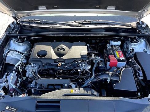 Used 2024 Toyota Camry SE image 9