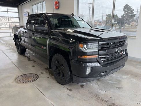 Used 2017 Chevrolet Silverado 1500 LT w/ Midnight Edition image 3