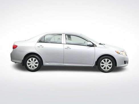 Used 2010 Toyota Corolla LE image 4