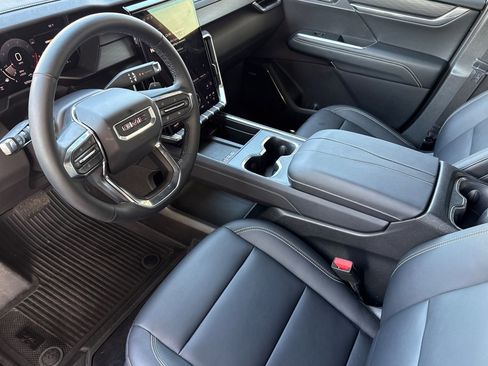 Used 2026 GMC Acadia Elevation w/ Elevation Premium Package image 11