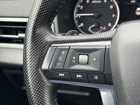 Used 2024 Mitsubishi Outlander FWD image 17