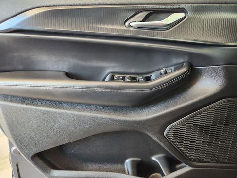 Used 2025 Jeep Grand Cherokee Laredo X image 23