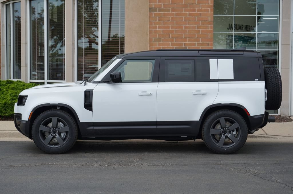 Used 2026 Land Rover Defender 110 S AWD/4WD image 2