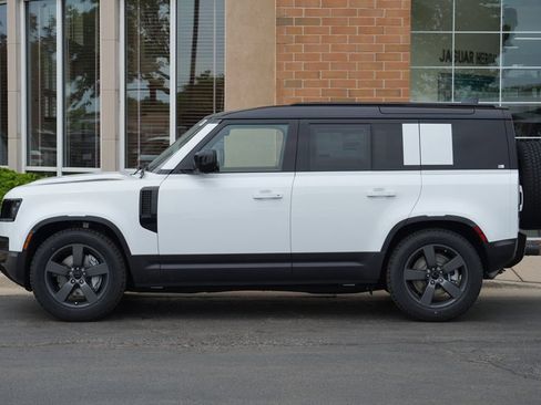 Used 2026 Land Rover Defender 110 S AWD/4WD image 2