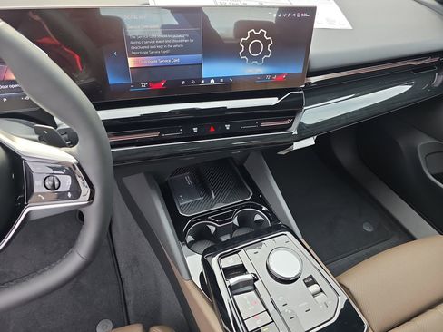 New 2026 BMW 530i xDrive w/ Premium Package image 18