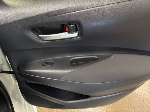 Used 2021 Toyota Corolla LE FWD image 22