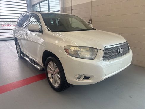 Used 2010 Toyota Highlander Limited AWD/4WD image 3